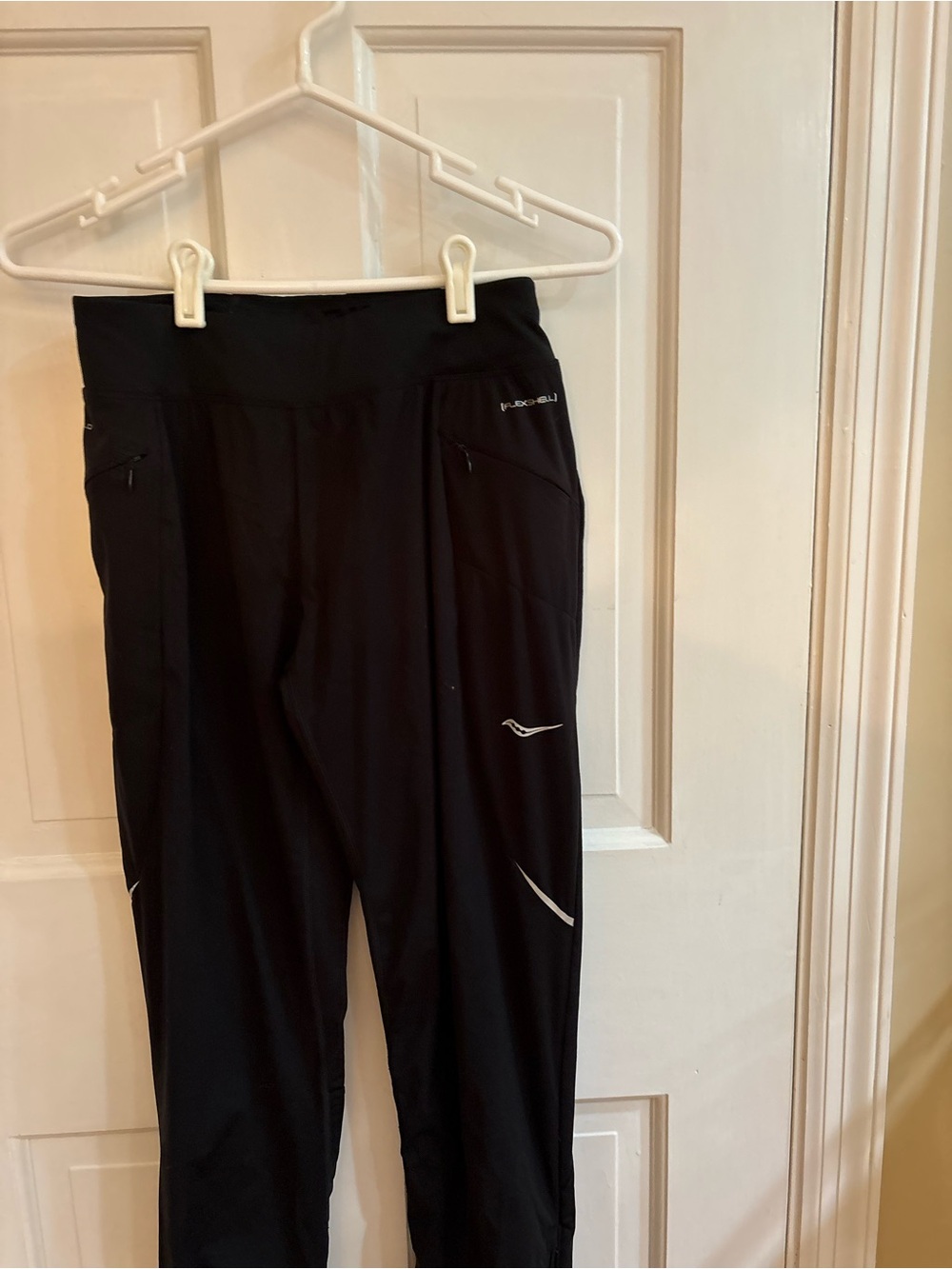 Saucony Black Women’s Joggers with Reflective Accents